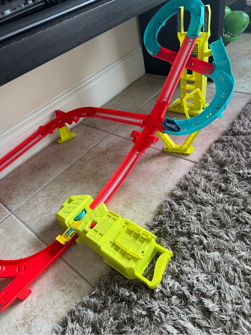 HotWheels Bright Red & Teal Kids Raceway Playset with Neon Yellow Supports